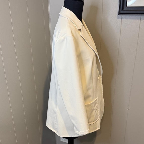 Anatomie Women's Medium Cream Blazer - Picture 3 of 5